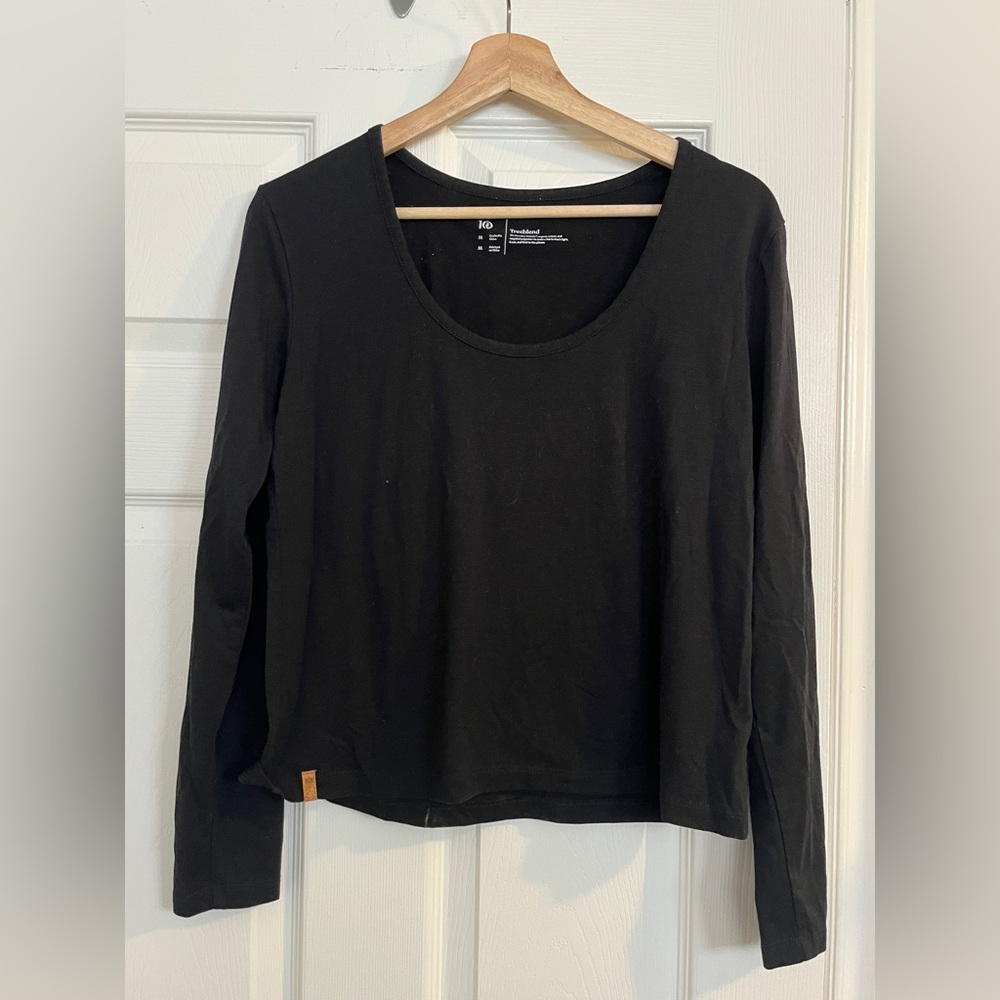 Tentree Longsleeve Scoop Neck Top